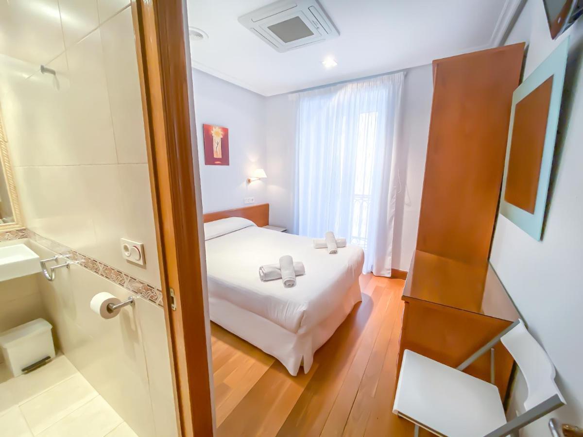 Habitaciones Turisticas Ayuntamiento San Sebastián Eksteriør billede